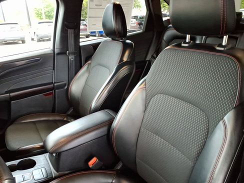 Certified 2025 Ford Escape ST-Line FWD image 12