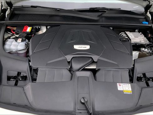 Used 2021 Porsche Cayenne AWD/4WD image 29