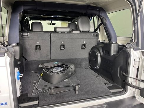 Used 2022 Jeep Wrangler Unlimited Sahara image 22