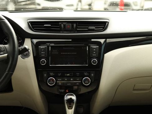 Used 2021 Nissan Rogue Sport SV FWD image 41