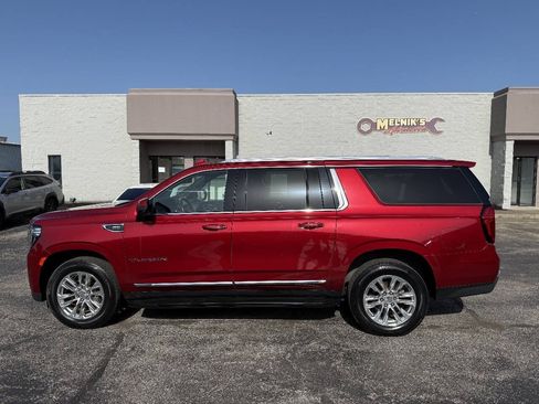 Used 2021 GMC Yukon XL SLT w/ SLT Premium Package AWD/4WD image 8