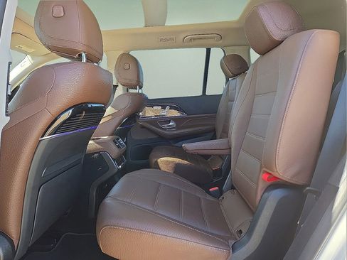 Used 2024 Mercedes-Benz GLS 450 4MATIC w/ Pinnacle Trim Package image 16