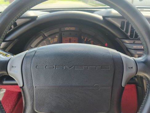 Used 1990 Chevrolet Corvette Coupe RWD image 31