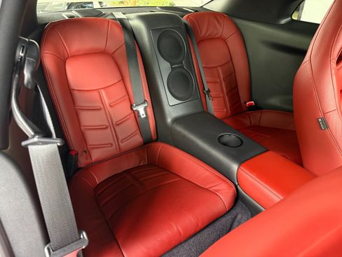 Used 2024 Nissan GT-R Premium w/ Premium Interior Package image 25