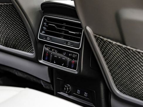 Used 2021 Audi SQ8 Prestige image 34