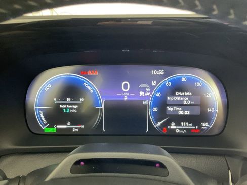 New 2025 Toyota Crown Signia image 24