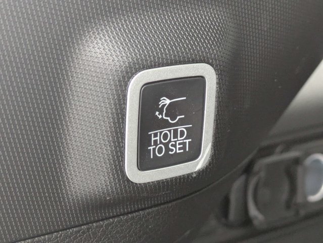 Certified 2025 Jeep Grand Cherokee Summit AWD/4WD image 13