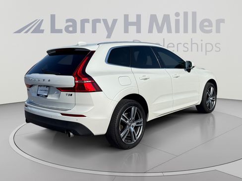 Used 2021 Volvo XC60 T5 Momentum w/ Advanced Package AWD/4WD image 5