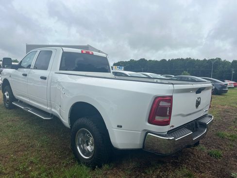 Used 2023 RAM 3500 Tradesman w/ Chrome Appearance Group AWD/4WD image 7