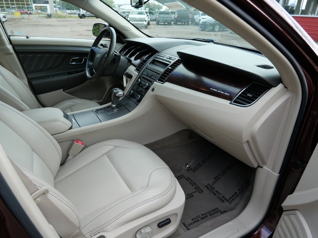 Used 2010 Ford Taurus SEL AWD/4WD image 10
