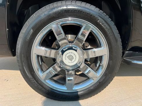 Used 2007 Cadillac Escalade EXT w/ Information Package AWD/4WD image 47