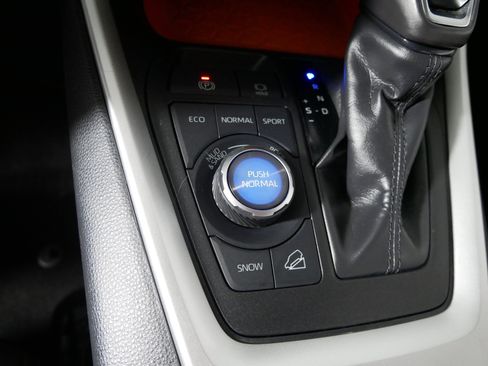 Used 2019 Toyota RAV4 Adventure w/ Cold Weather Package AWD/4WD image 29