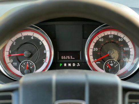 Used 2019 Dodge Grand Caravan SE image 12