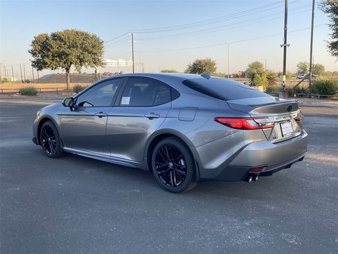 New 2026 Toyota Camry Hybrid image 7