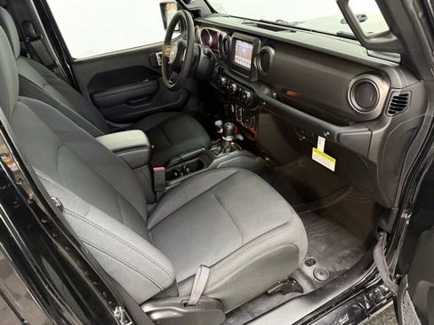 Used 2023 Jeep Gladiator Sport image 56