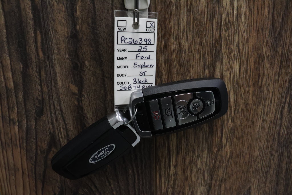 Used 2025 Ford Explorer ST AWD/4WD image 39