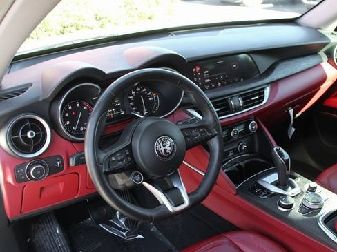 Used 2021 Alfa Romeo Stelvio Sprint w/ Nero Edizione image 18