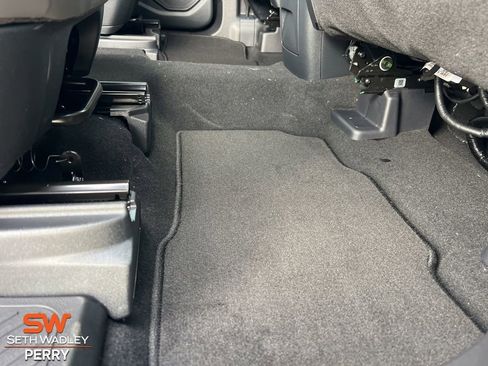 New 2025 Ford Explorer Active w/ Active Comfort Package image 12