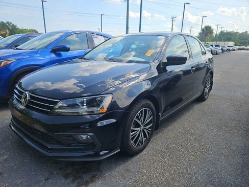 Used 2018 Volkswagen Jetta Wolfsburg Edition FWD image 1