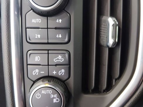 Used 2021 Chevrolet Silverado 1500 LT Trail Boss w/ Convenience Package II image 18