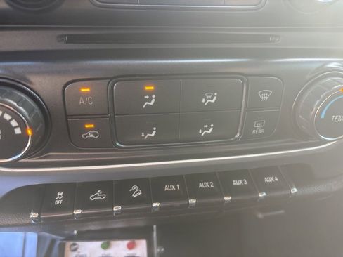 Used 2019 GMC Sierra 3500 SLE w/ SLE Preferred Package image 16