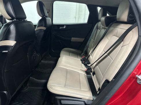 Used 2020 Ford Escape Titanium AWD/4WD image 22