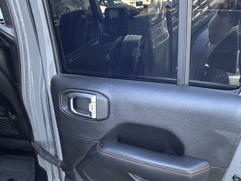 Used 2022 Jeep Gladiator Mojave w/ Cold Weather Group image 15