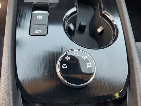 Used 2023 Nissan Rogue SV image 26