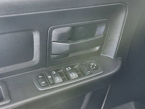 Used 2018 RAM 1500 Express AWD/4WD image 23