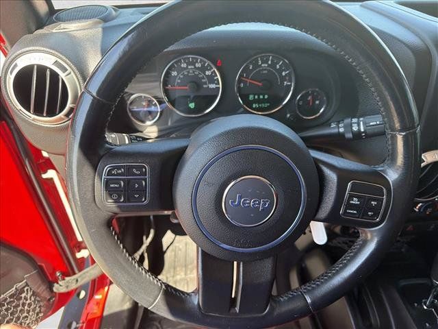 Used 2018 Jeep Wrangler Unlimited Sahara w/ Connectivity Group AWD/4WD image 12
