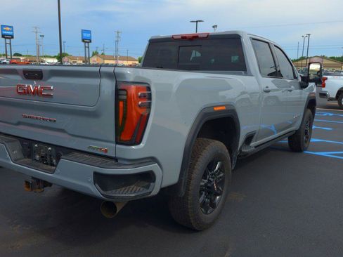 Used 2024 GMC Sierra 2500 AT4 w/ AT4 Premium Plus Package AWD/4WD image 4