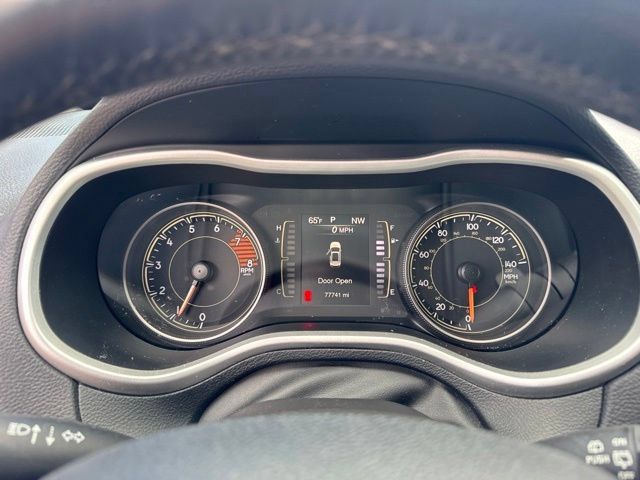 Used 2018 Jeep Cherokee Latitude Plus w/ Cold Weather Group AWD/4WD image 14