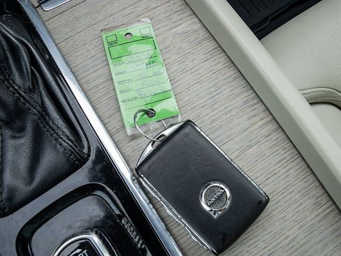 Used 2020 Volvo XC60 T6 Inscription w/ Protection Package Premier image 32