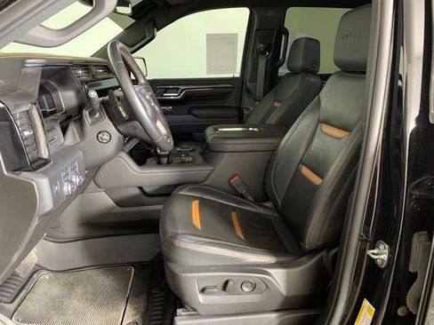 Used 2022 GMC Sierra 1500 AT4 AWD/4WD image 4