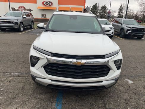 Certified 2025 Chevrolet TrailBlazer LT w/ Convenience Package image 2