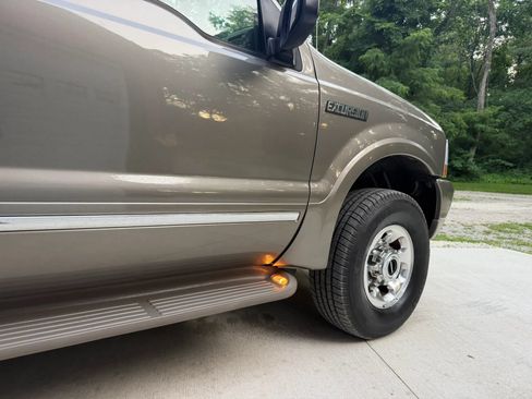 Used 2004 Ford Excursion Limited AWD/4WD image 16
