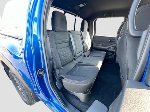 Used 2025 Nissan Frontier PRO-4X AWD/4WD image 24