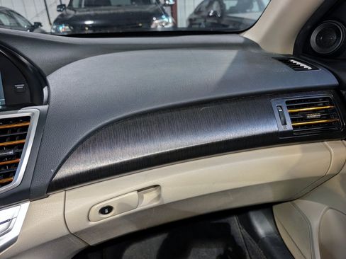 Used 2014 Honda Accord EX image 32