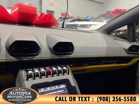 Used 2024 Lamborghini Huracan Tecnica image 30