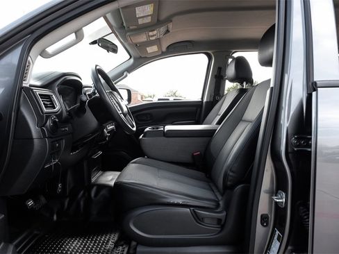 Used 2019 Nissan Titan S w/ S Utility Package image 3