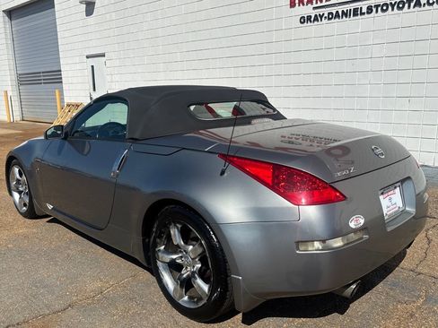 Used 2006 Nissan 350Z Touring image 3