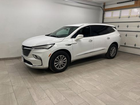 Used 2024 Buick Enclave Premium image 9