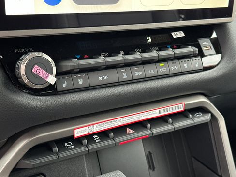 New 2026 Toyota Tundra Limited image 17