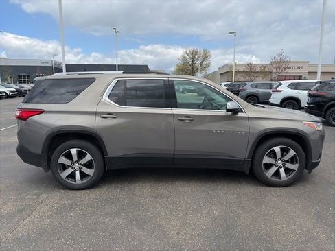 Used 2018 Chevrolet Traverse LT w/ LPO, Floor Liner Package AWD/4WD image 6