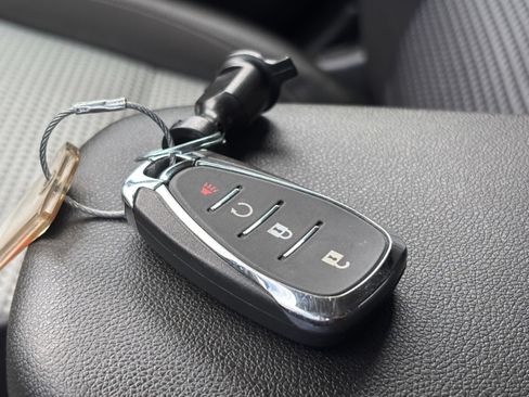 Used 2025 Chevrolet Trax LT FWD image 21