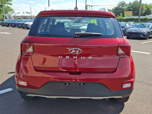 Certified 2023 Hyundai Venue Limited FWD image 5