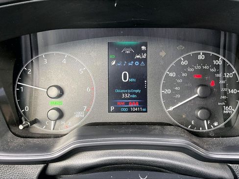 Used 2024 Toyota Corolla SE w/ SE Package FWD image 19