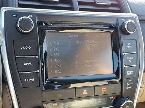 Used 2015 Toyota Camry XLE image 19