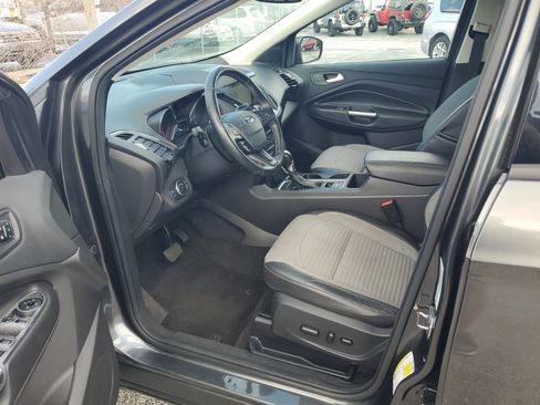 Used 2017 Ford Escape Titanium FWD image 13
