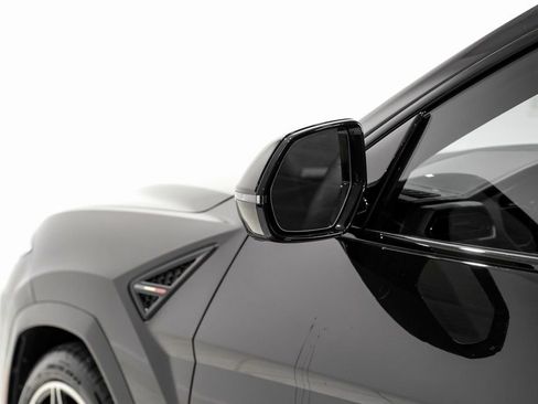 Used 2025 Lamborghini Urus SE image 43